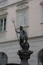 Der Neptunbrunnen liegt in Mitten der Bozner Altstadt.